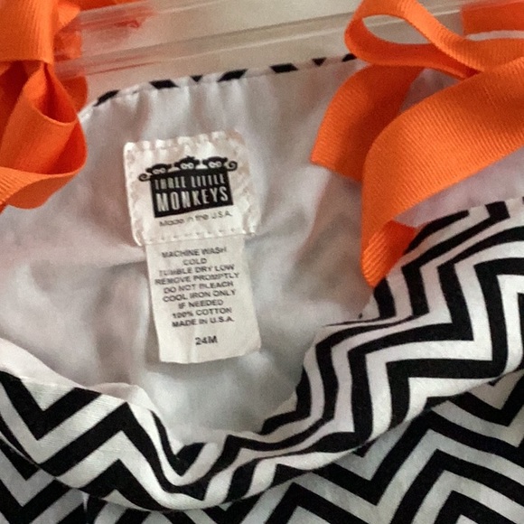 Three Little Monkeys 2 piece set. 24 months - Picture 2 of 5